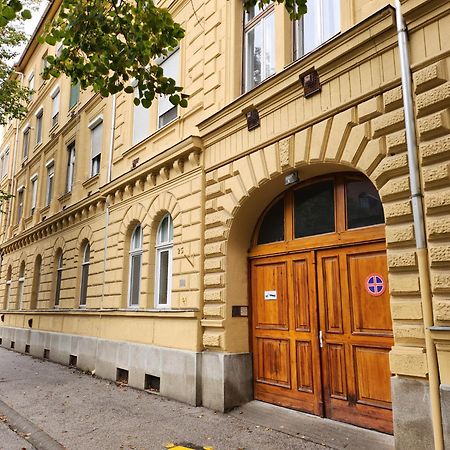 Stylish Apartman Szeged Eksteriør billede